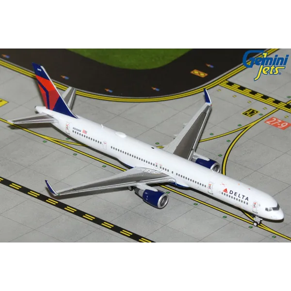 Gemini Jets Delta Airlines Boeing 757-300W Diecast - N595NW - 1/400