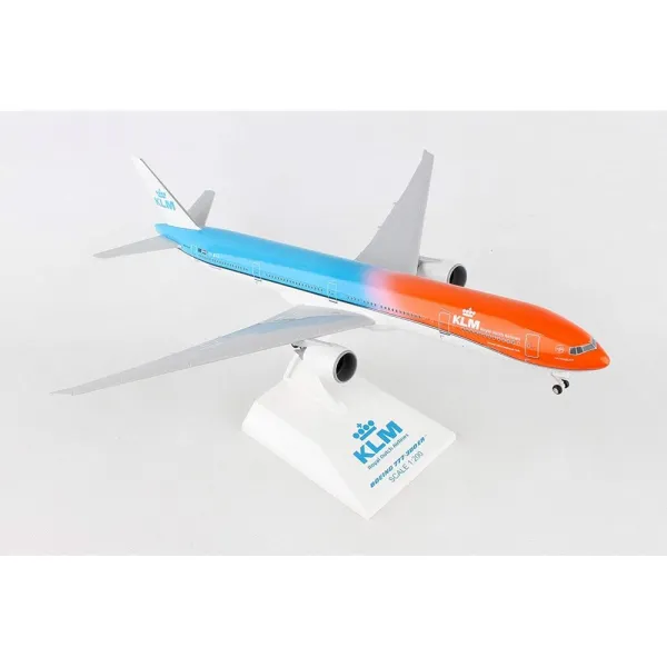 Skymarks KLM B777-300ER Orange Pride Plastic Model - Scale 1:200