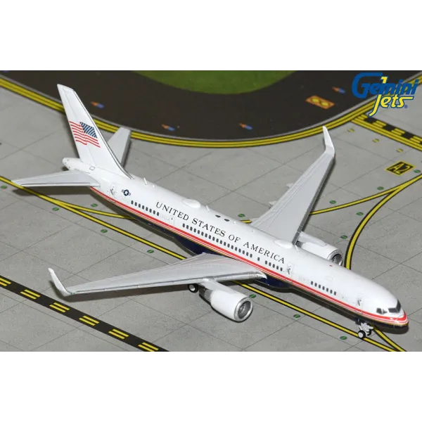 Gemini Jets USAF Boeing C-32A (B757-200) 31000 "Air Force Two" Diecast - 1/400