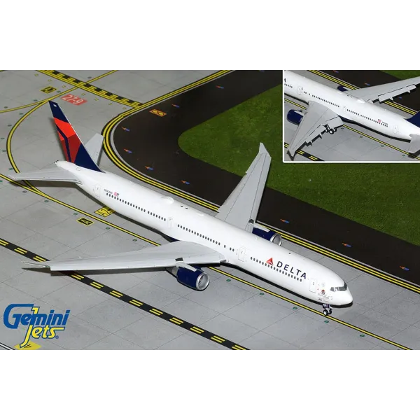 Gemini Jets Delta Airbus Boeing 767-400ER Flaps Down "Vince Dooley" Livery Diecast - N842MH - 1/200