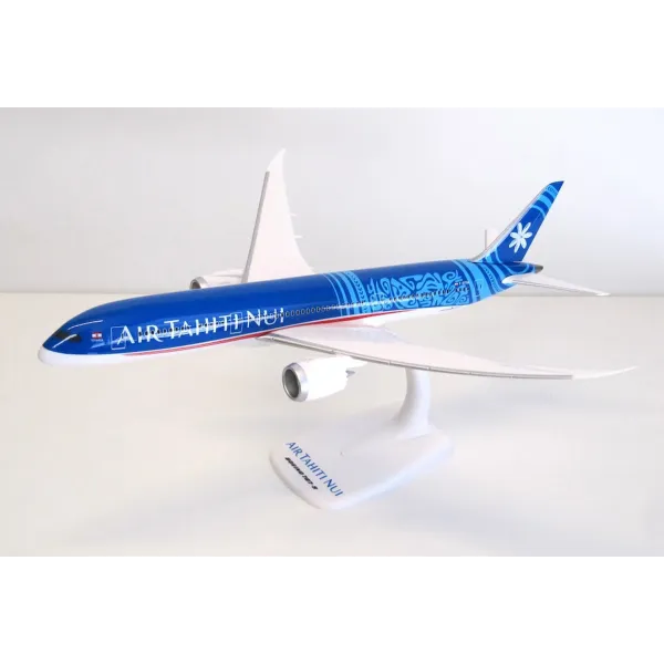 Air Tahiti Nui Boeing 787-9 Plastic Model - 1/200