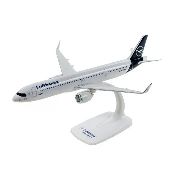 Lufthansa Airbus A321 Neo Plastic Model - 1/200