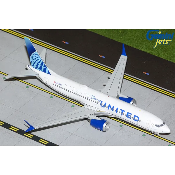 Gemini Jets United Airlines Boeing 737 Max 8 'Being United Livery' Diecast - N27261 - 1/200