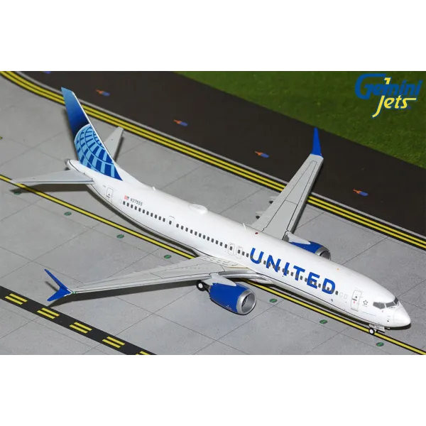 Gemini Jets United Airlines Boeing 737-9 Max Diecast - N37555 - 1/200