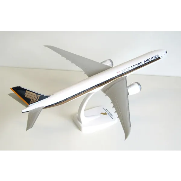 Singapore Airlines Boeing 777-9X Plastic Model - 1/200