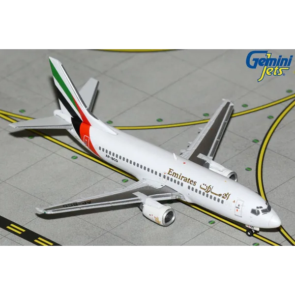 Gemini Jets Emirates Boeing 737-300 (1980's Livery) Diecast - AP-BCD - 1/400
