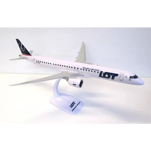 LOT Polish Embraer E-195-E2 - Plastic Model - 1/100