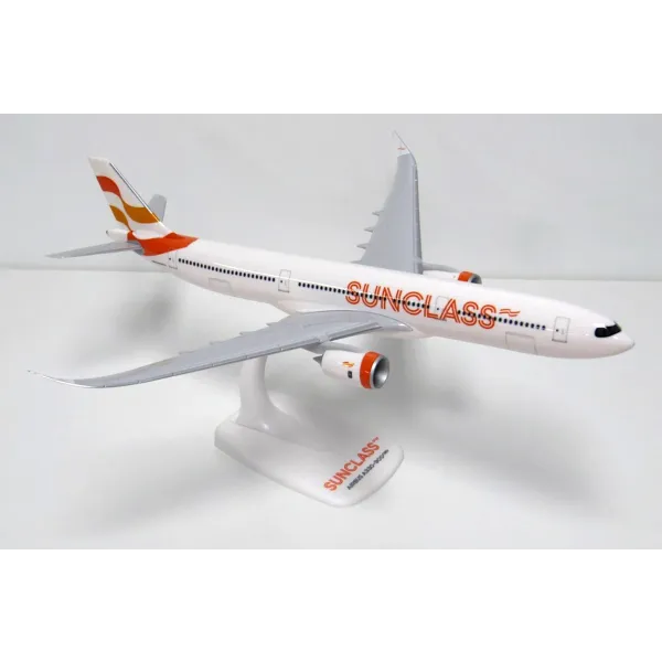 Sunclass Airlines Airbus A330-900 neo Plastic Model - 1/200