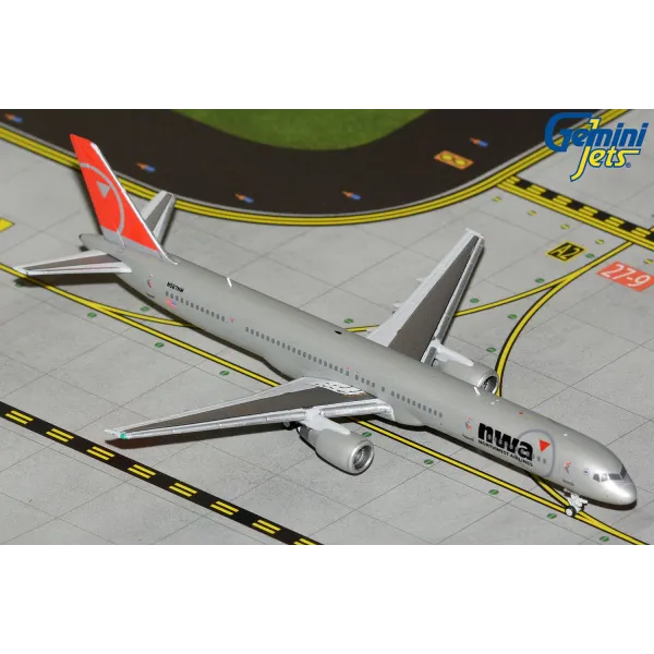 Gemini Jets Northwest Airlines Boeing 757-300 Diecast - N587NW - 1/400