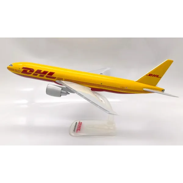 DHL Boeing 777-200FR Plastic Model - 1/200