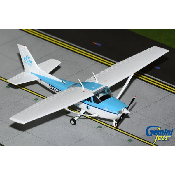 Gemini Jets Cessna 172S Skyhawk Diecast - N393SP - 1/72
