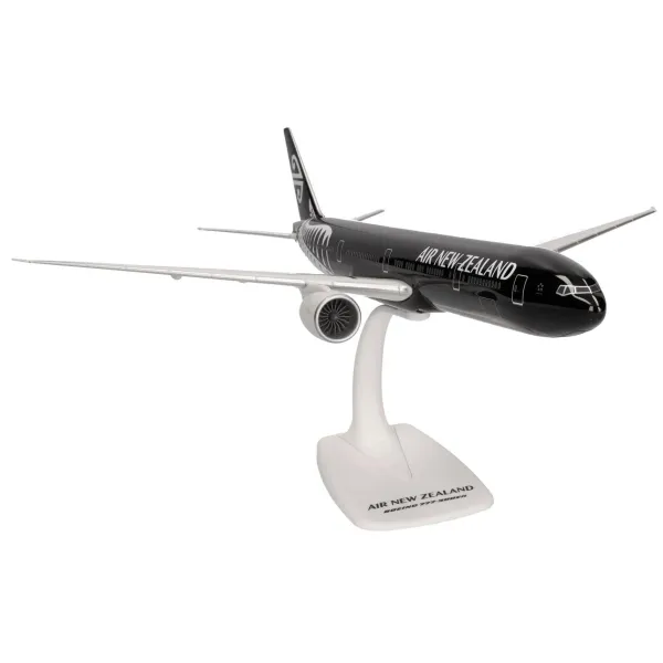 Air New Zealand Boeing 777-300ER Plastic Model - ZK-OKQ - 1/200