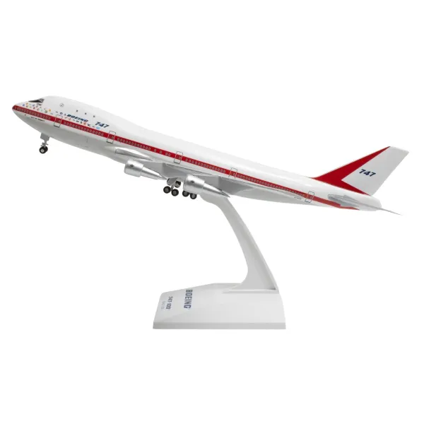 City Of Everett Boeing 747-100 Plastic Model - Scale 1:200