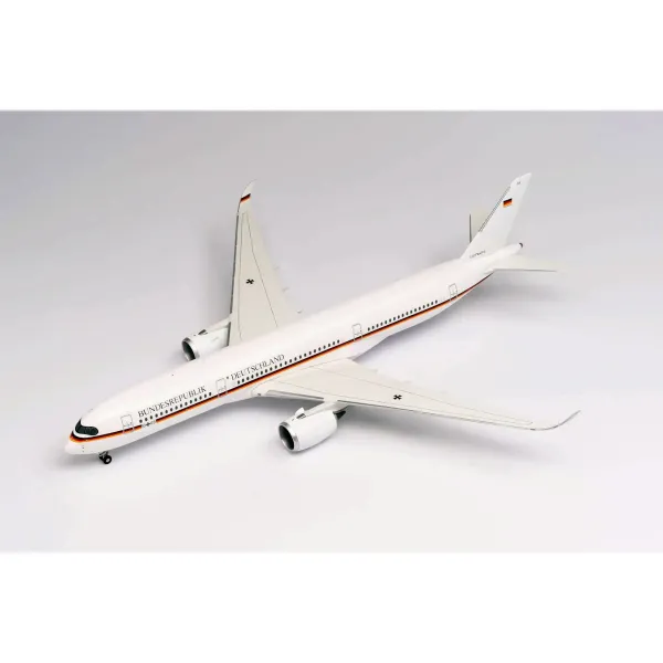 German Air Force Airbus A350-900 Plastic Model - 10+03 - 1/200