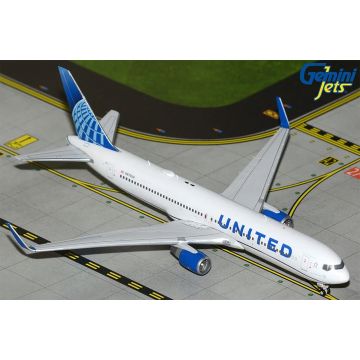 Gemini Jets United Airlines Boeing 767-300ER Diecast - N670UA - 1/400