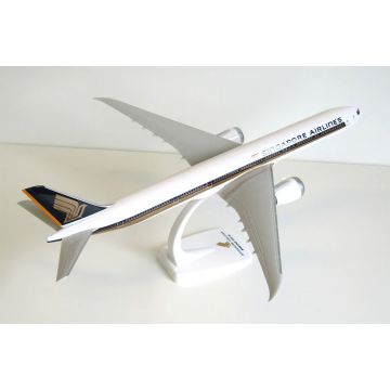 Singapore Airlines Boeing 777-9X Plastic Model - 1/200