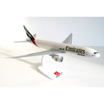 Emirates Skycargo Boeing 777-200FR  Plastic Model - 1/200