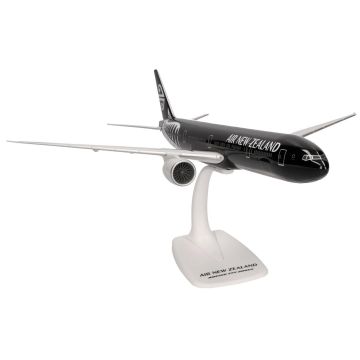 Air New Zealand Boeing 777-300ER Plastic Model - ZK-OKQ - 1/200
