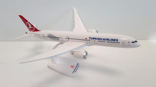 PPC Holland Turkish Airlines Boeing 787-9 Plastic Model - Scale 1:200