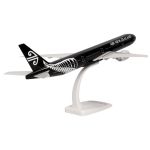 Air New Zealand Boeing 777-300ER Plastic Model - ZK-OKQ - 1/200