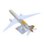 Skymarks Etihad Airways Boeing 787-9 Plastic Model - Scale 1:200