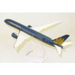 Vietnam Airlines Boeing 787-9 Dreamliner Plastic Model - 1/200